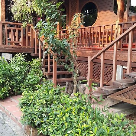 Ruean Mai Chai Khlong Amphawa Luaran gambar