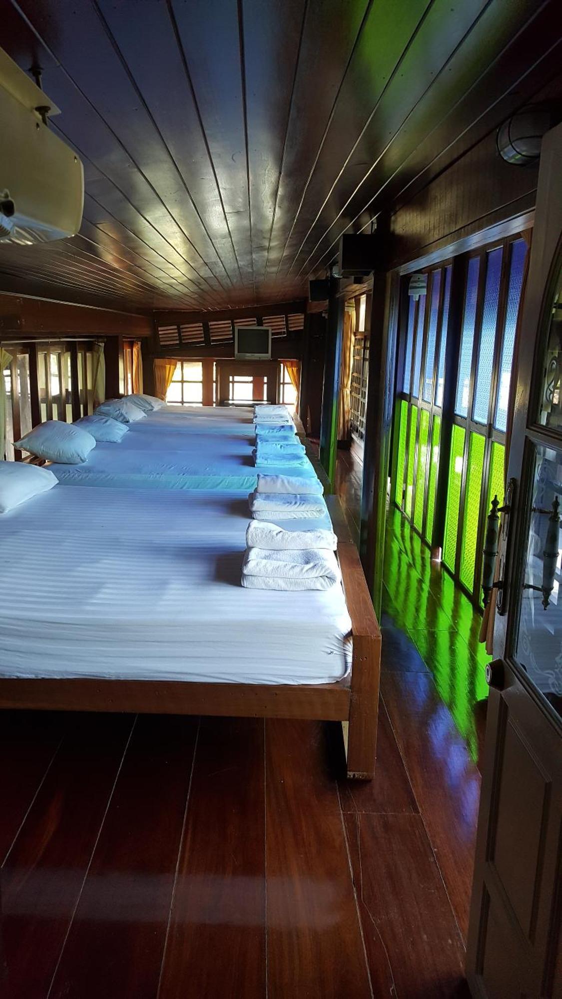 Ruean Mai Chai Khlong Amphawa Luaran gambar