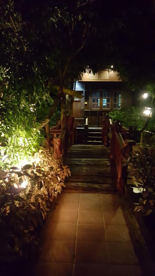 Ruean Mai Chai Khlong Amphawa Luaran gambar